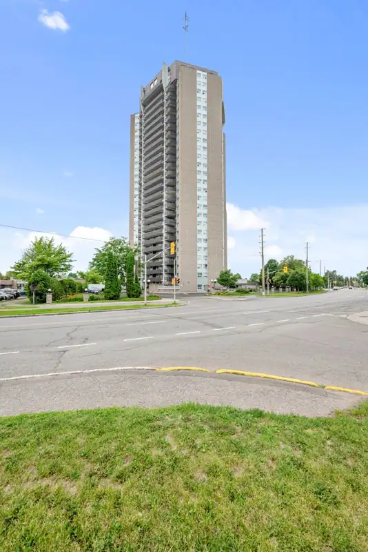 PH6 1380 Prince of Wales Drive photo 4
