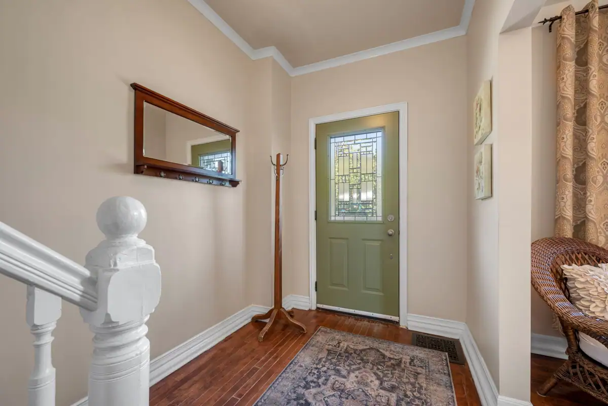 383 Danforth Avenue photo 3