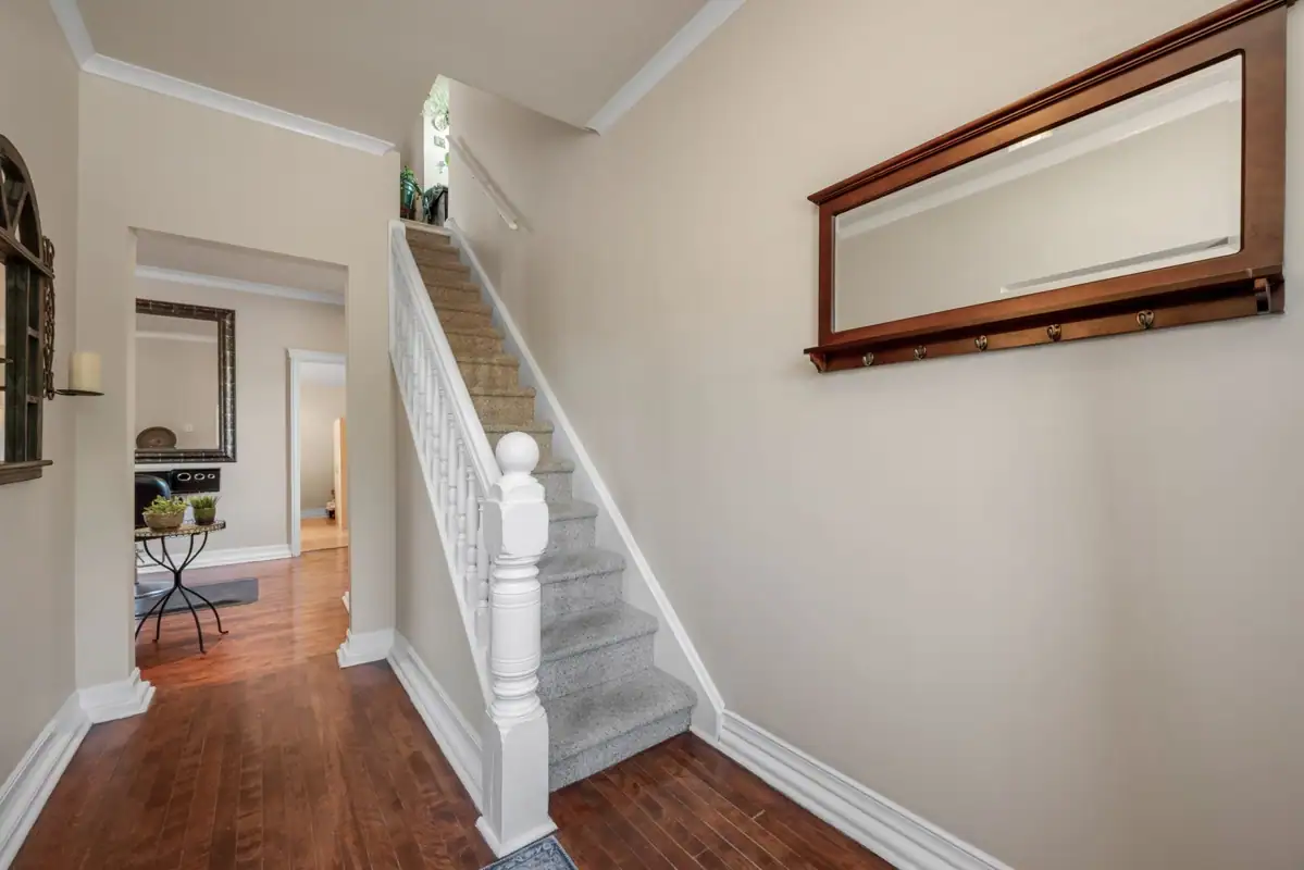 383 Danforth Avenue photo 4