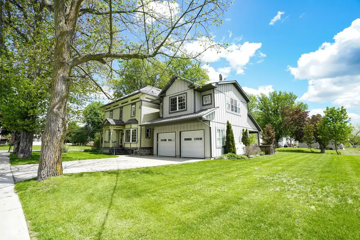 3302 Main Street photo 3