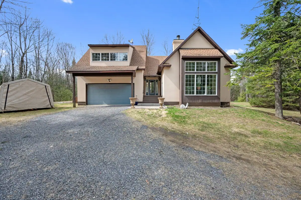 7681 Settler's Way, Rideau Township