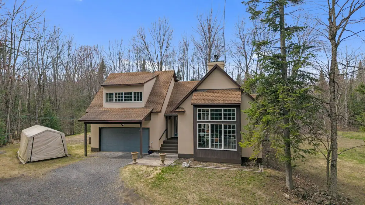 7681 Settler's Way photo 2