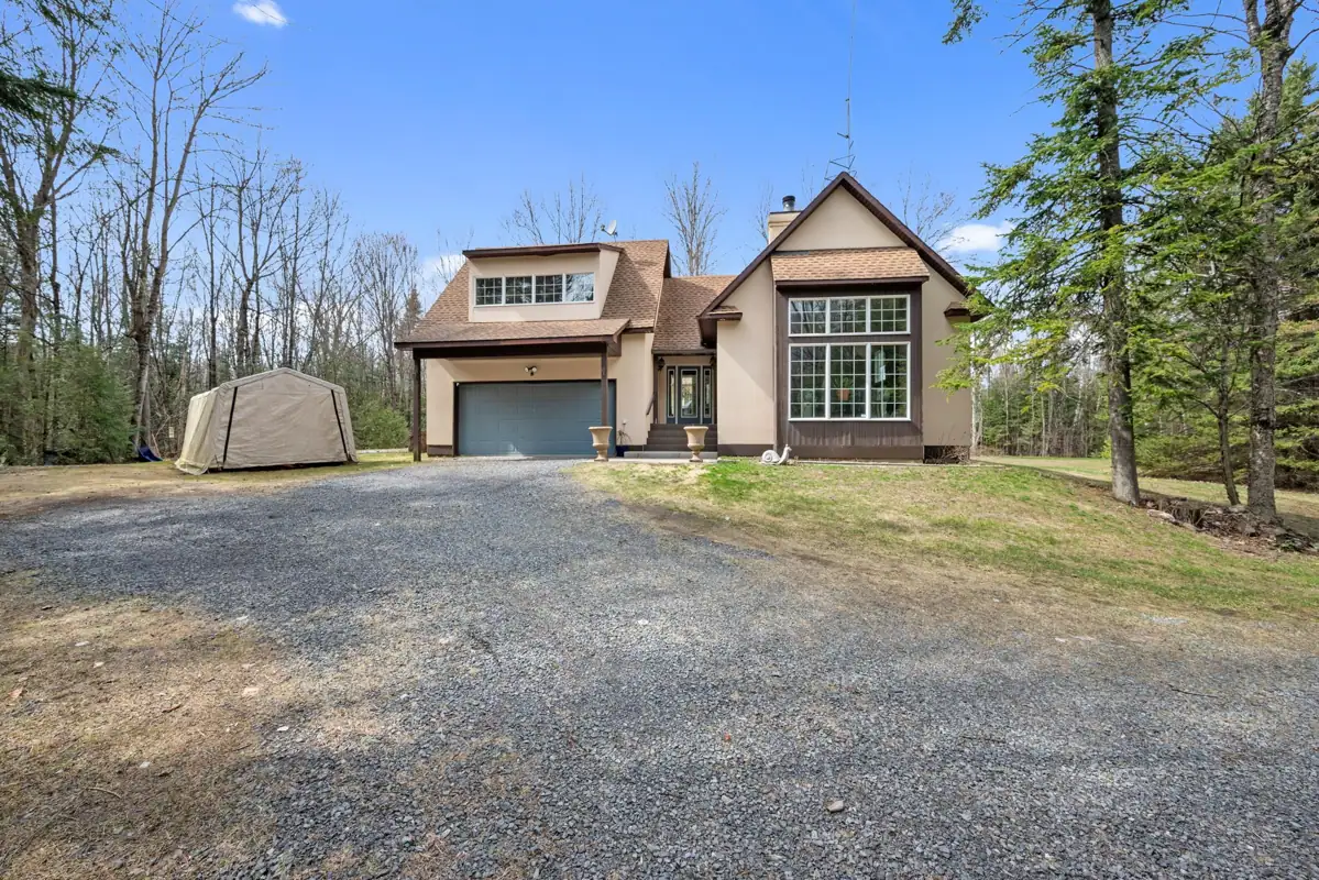7681 Settler's Way photo 3