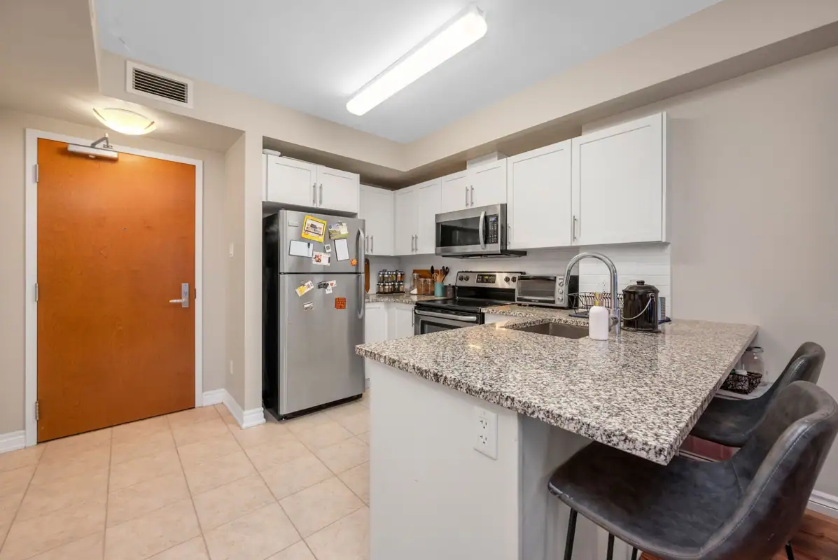 1003 195 Besserer Street photo 4