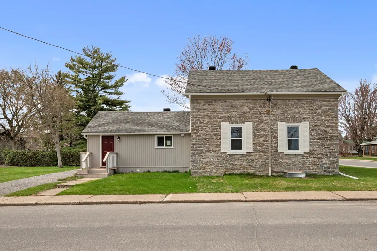 297 Park Street East photo 2