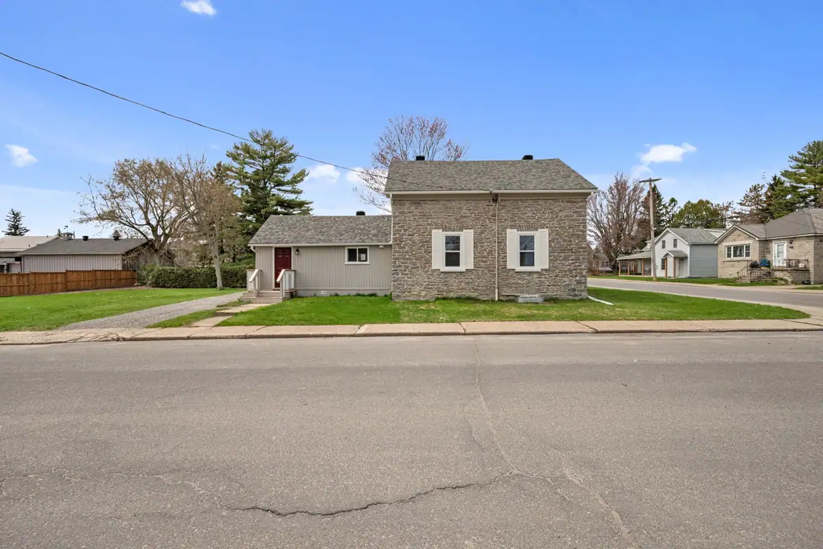 297 Park Street East photo 3