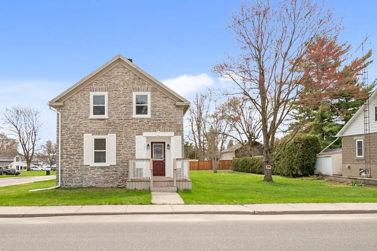297 Park Street East photo 4