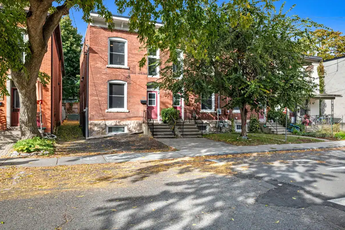 141 Primrose Avenue, Centretown West