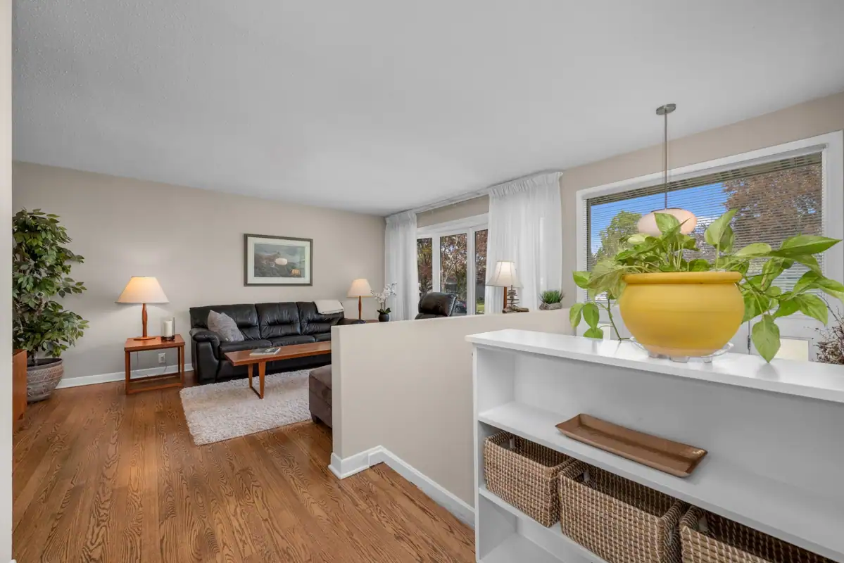 5 West Herrington Court photo 4