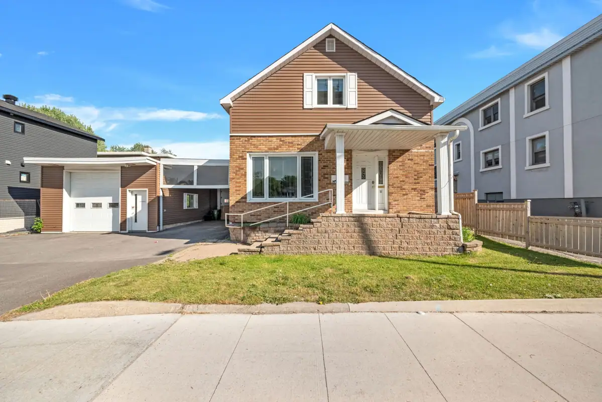 412 Montreal Road, Vanier