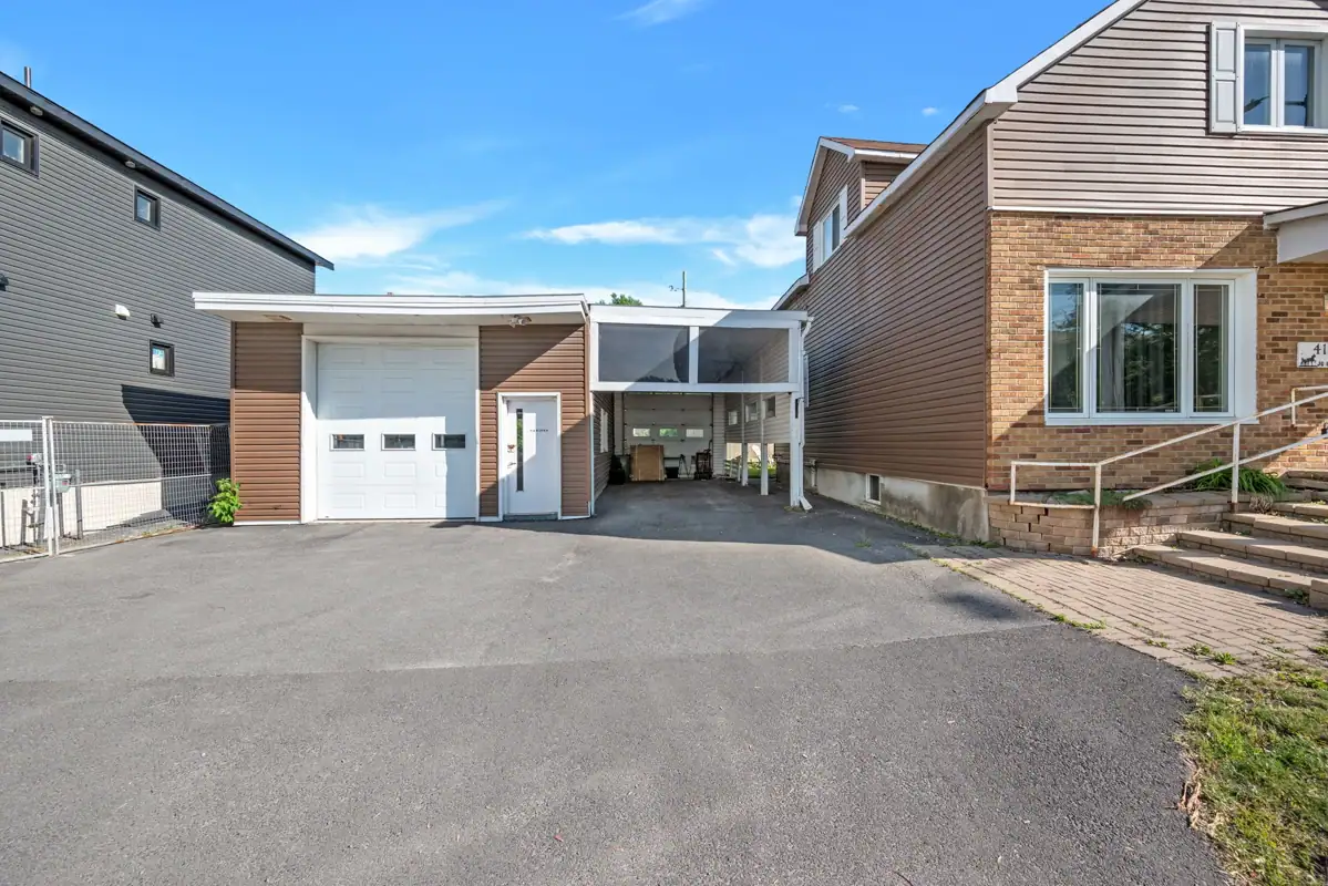 412 Montreal Road photo 2