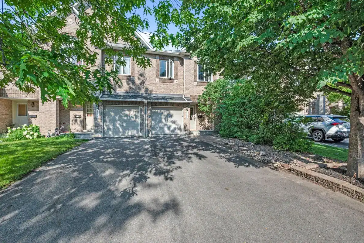 1104 Candlewood Street photo 2