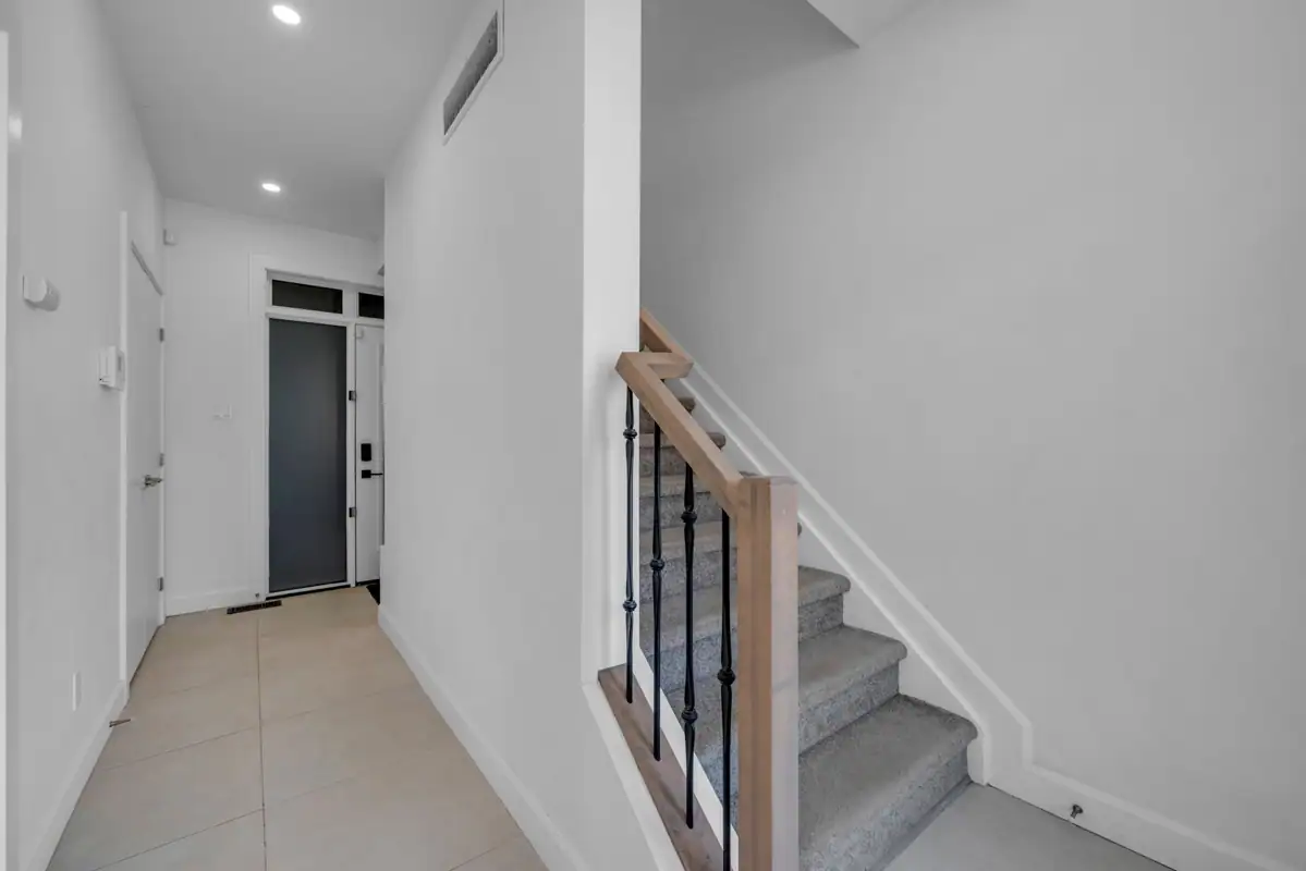 10A Chapleau Avenue photo 4