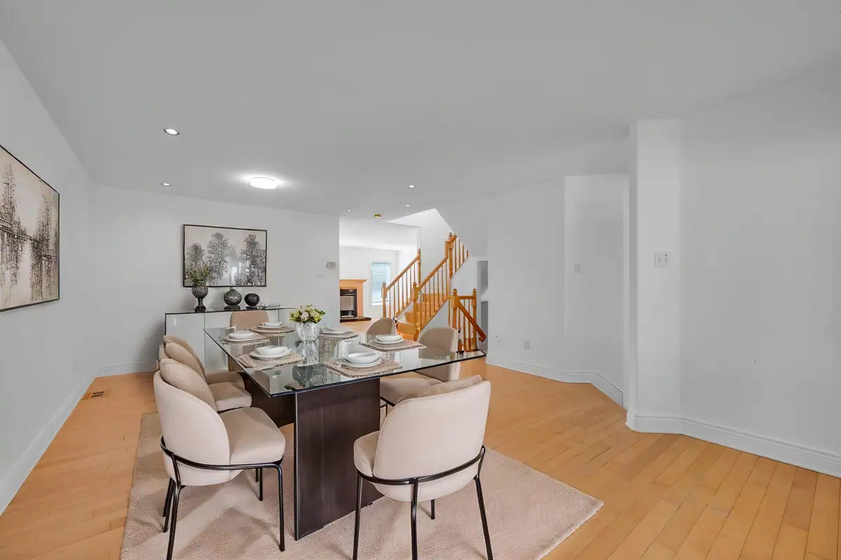 2269 Sandman Cres photo 3