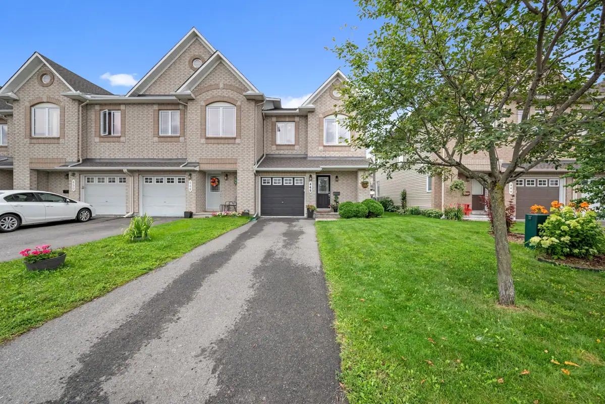 446 Goldenbrook Way photo 2