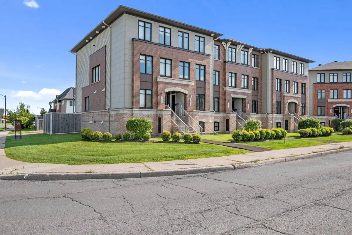 2414 Esprit Drive photo 2