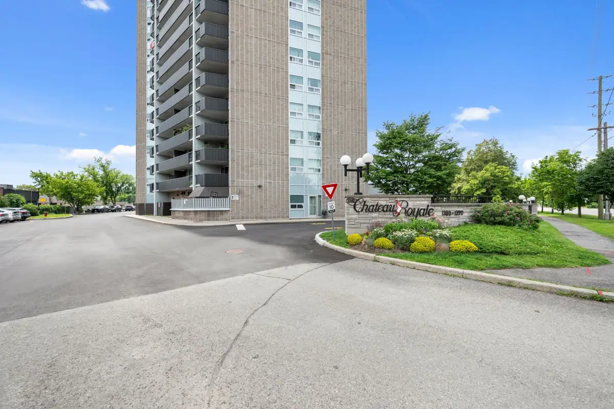 1380-PH6 Prince of Wales, Carleton Heights