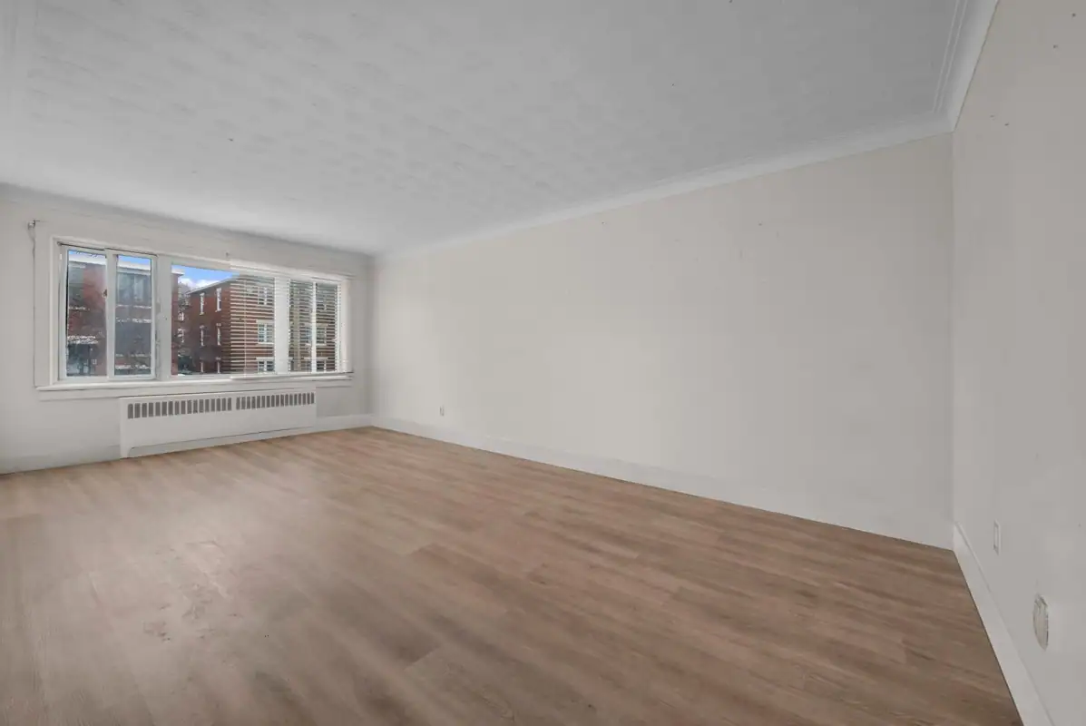 134 Jolliet Avenue photo 4