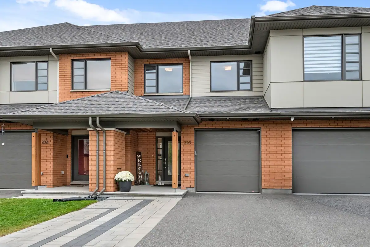 235 Pisces Terrace photo 2