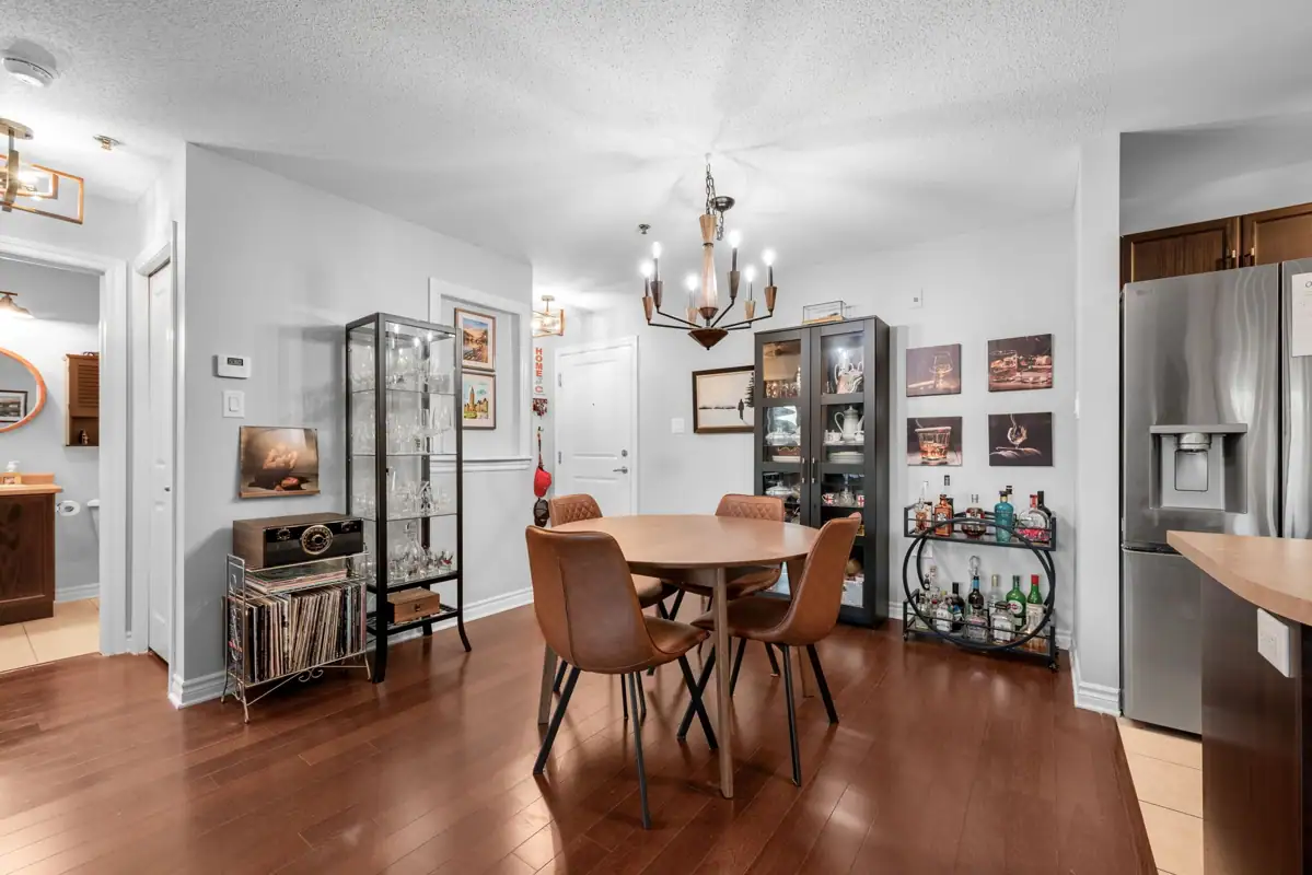 208 151 Potts Private photo 5