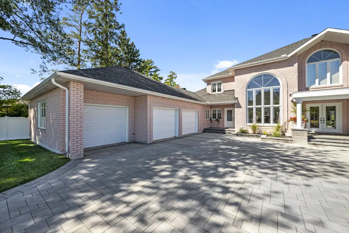 962 Cameron Street photo 5