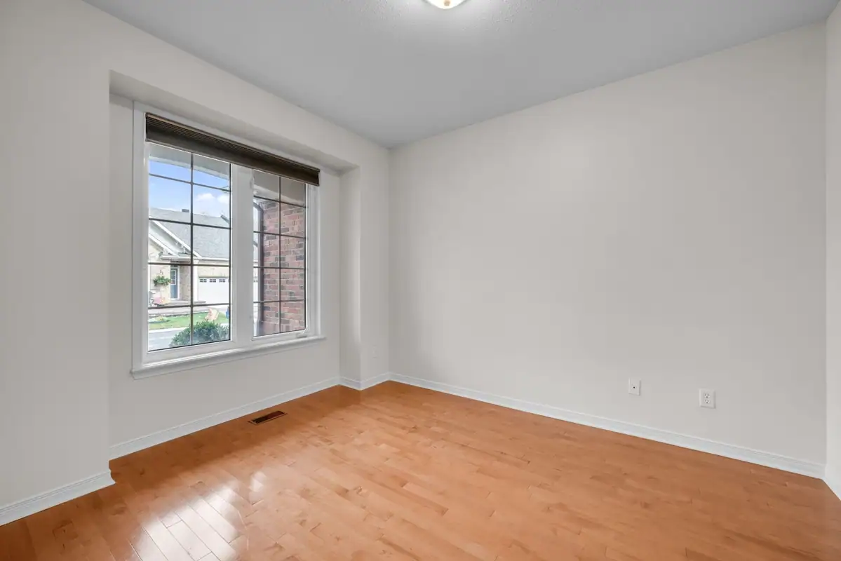 20 Sawchuk Terrace photo 4