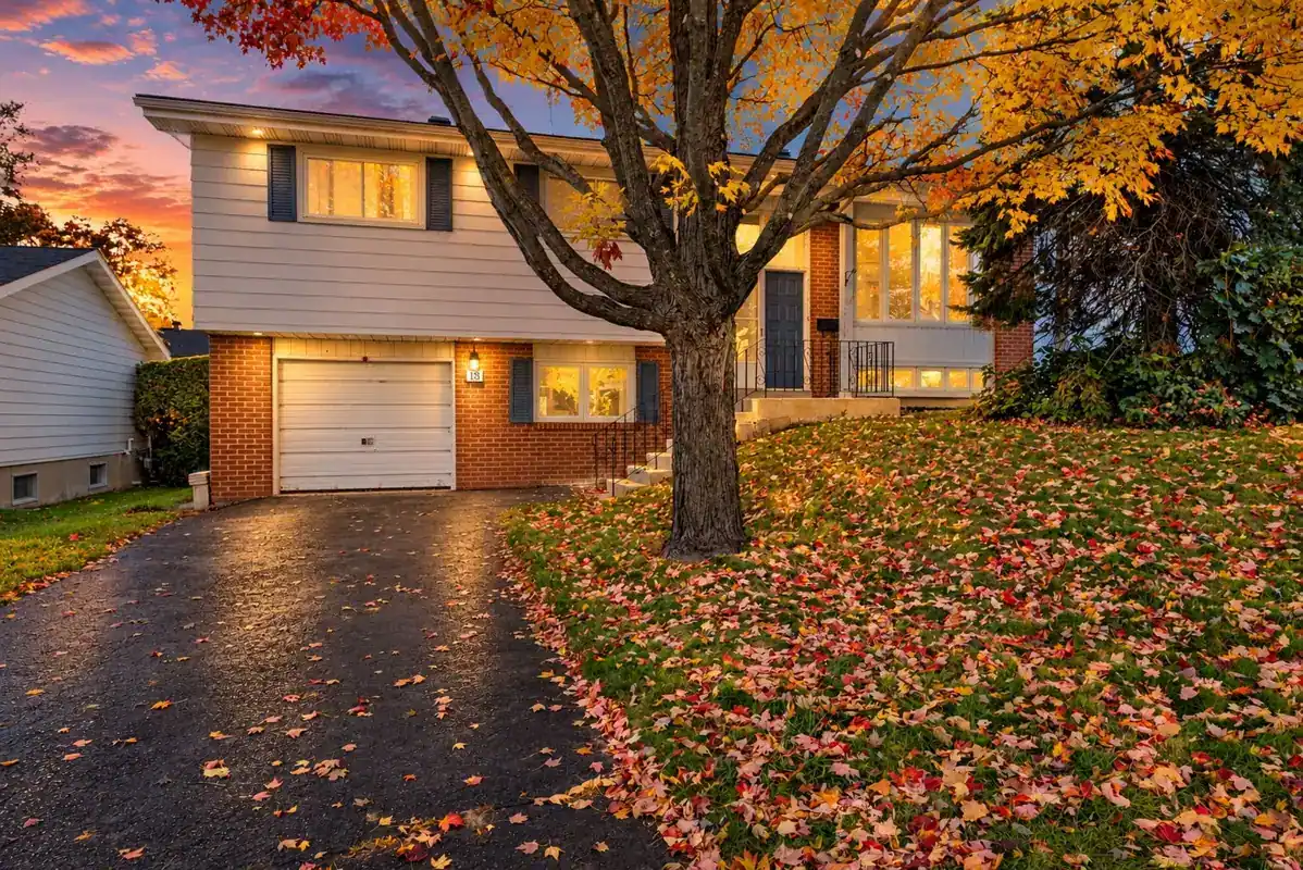 18 Silver Aspen Crescent photo 2