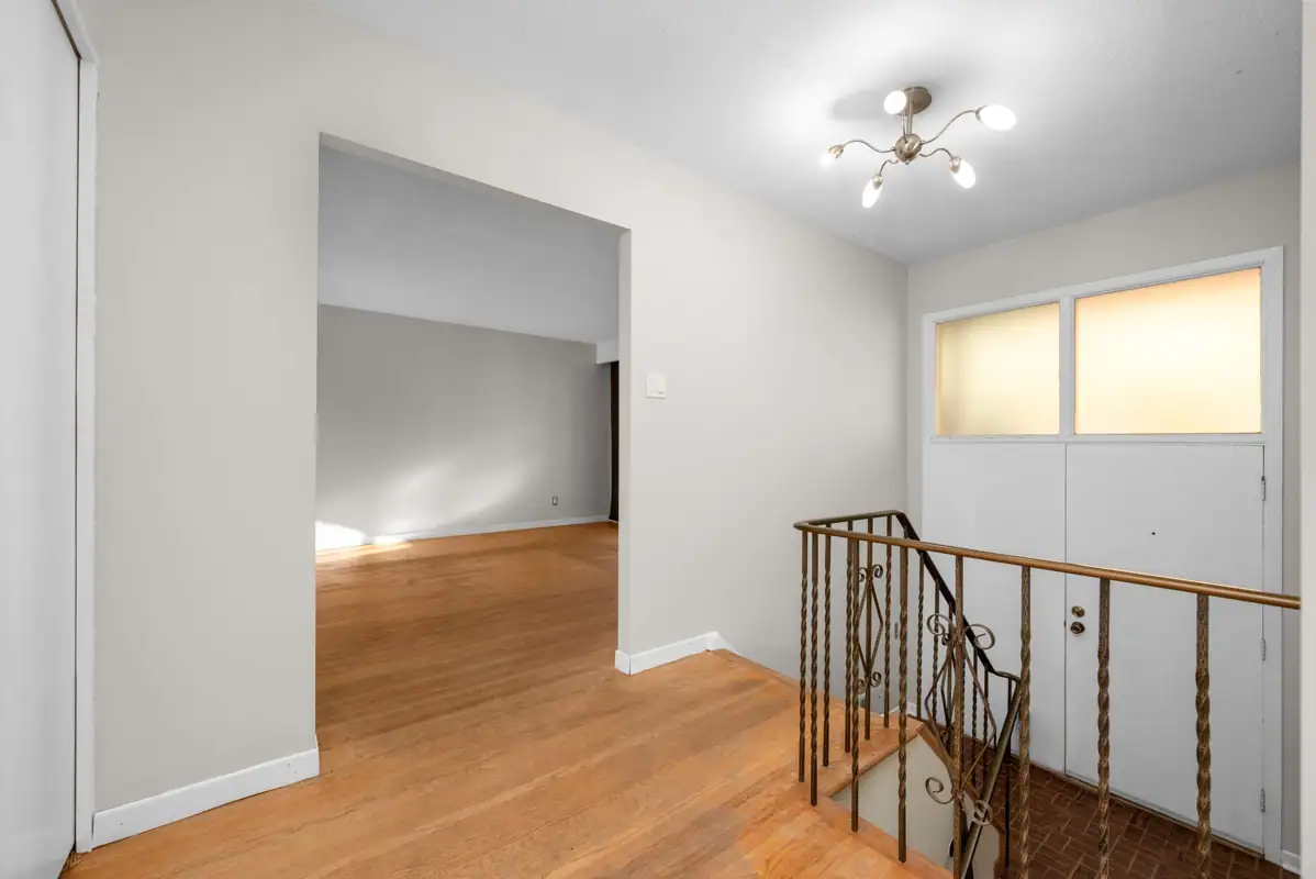 18 Silver Aspen Crescent photo 4